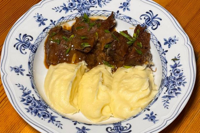 Фото Говяжьи щечки с пюре